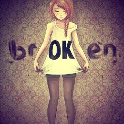 Fingiendo estar bien. Mente bipolar. Gente estupida. Fucking sociedad. Maldita enfermedad-