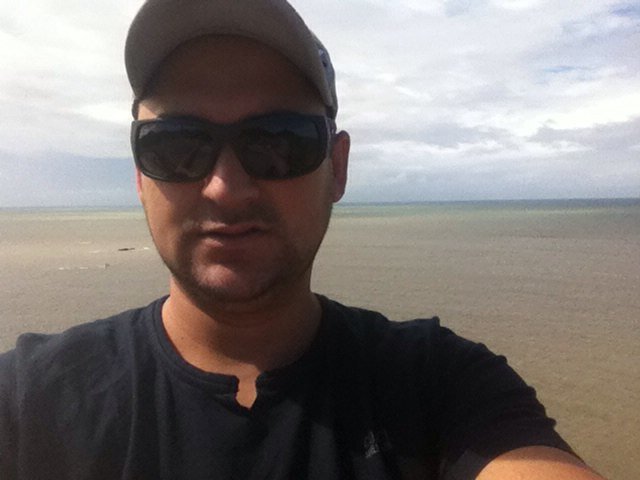 Sou uma pessoa de bem com a vida p min esta td certo, ta ruim mas ta bom!!!!