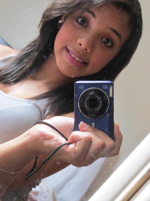 Eu pαro pαrα pensαr e vejo que o que eu αchαvα que erα perfeito, não é tão perfeito αssim ;; Essα vidα é umα montαnhα russα. Sobe & Desce todo dia :))