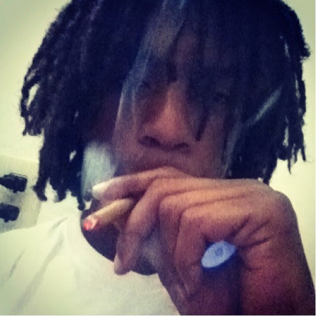 In Paradi$e. . Stay Calm..better days ...stay in yo lane #trill story.     Aye go follow my other phone twitter @ladysloveloso2 plz