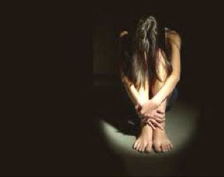 Si me odias esta bien, por que yo tambien me odio. Solo tratando de no explotar.Soy mi carcel, soy mi soledad. Gorda. Decepciono a todos.