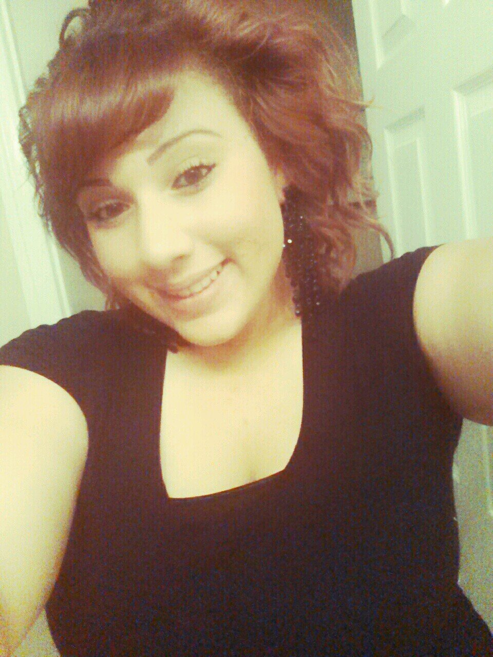 Good music'chill vibes,all smiles,&&im just having funn i givee a fuckk'if no onee feelz me'! Iknow shitt gets ruff'!stayy positivee'3 LOVE cuz you want too'