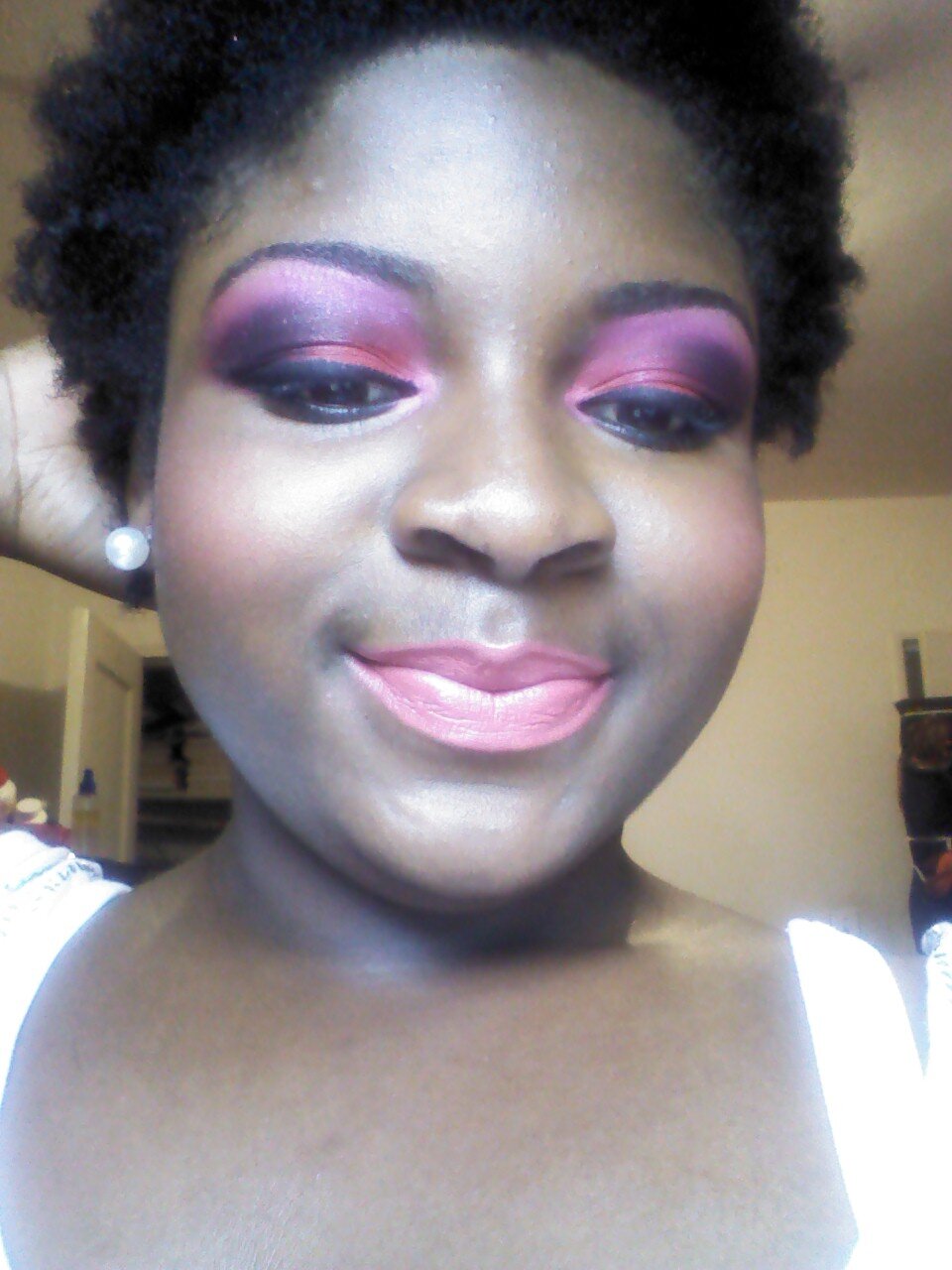 Makeup artist, writer, capricorn, loves vintage black glamour, chemist,
