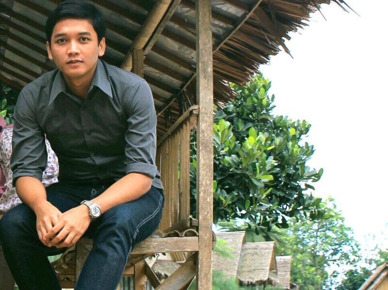 Democratic, Idealism, Memorable, Arrogance, Simple || Hotelier || MUFC