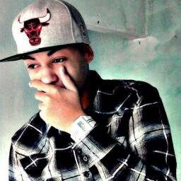 ― Quem e de verdade sabe quem é de mentira, '♫  “@Rapha_steffani” '♥ / https://t.co/7weOLprBx1