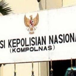 Jl. Tirtayasa VII No. 20 Keb. Baru - Jaksel 12160
skm@kompolnas.go.id
Telp : 021-7392315, 7392352
Fax : 021-7392317
SMS Center : 0818 0821 3996