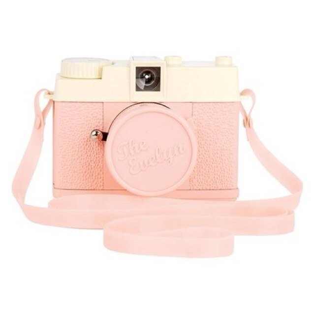 RoastedPics's profile picture. Come and follow us for funny pics on Twittahhh!! ;)