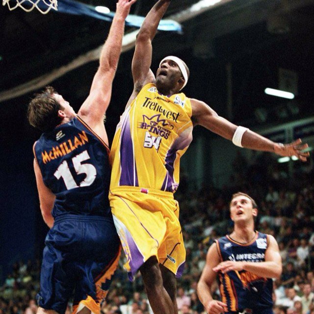 M_millenaa's profile picture. 