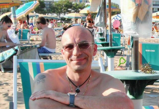 L'uomo che ha troppe parole, spesso non ha nessuna saggezza.