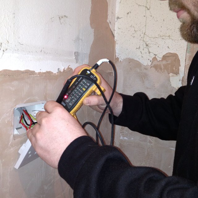 A family run electrical company looking to expand our client base . We have over 30 years experience in domestic and commercial electrical installations