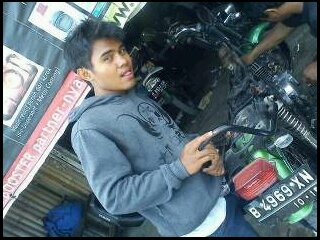 Rasa sakit membuatmu lbh kuat. Rasa takut mmbuatmu lbh brani. Patah hati mmbuatmu lbh bijaksana. Sllu jujur, krn kebbas'n adlh mlik mreka yg jjur.