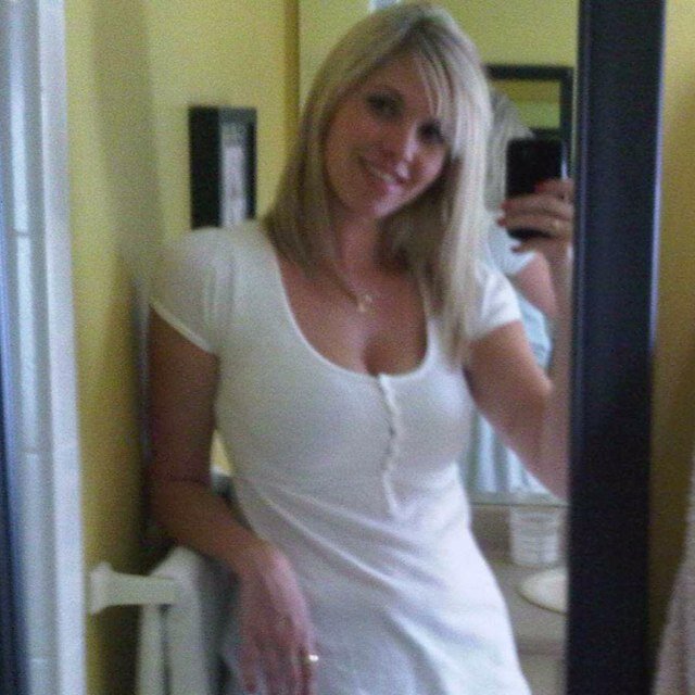 lindzcurtis's profile picture. 