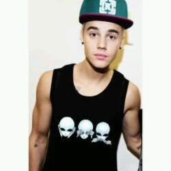 siga @TrailBieber ela segue de volta .
