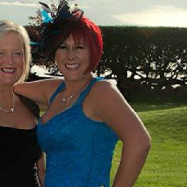 welets's profile picture. Mum of three beautiful girls 
Owner of definifions beauty 
Make up artist