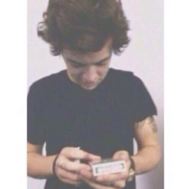 follow my other acc @Lounaticlourry