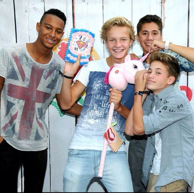 ♥ Mainstreet ~ 1/5 daan volgt ons sinds 14/08/13 ❤Nils❤Owen❤Rein❤Daan❤