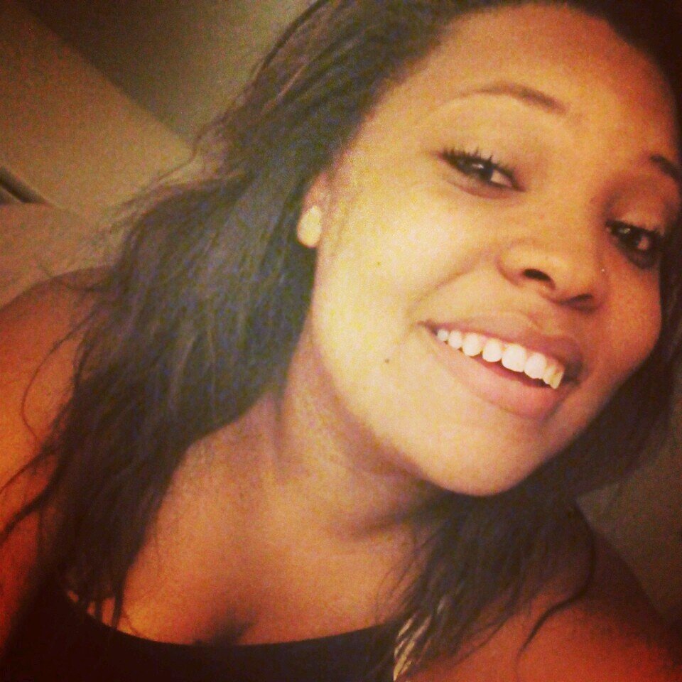 Tianna, light skinned, ♍ virgo, SINGLE , 17 ,
foow me on instagram @____tannna Kik me ; @callme_prettyxd