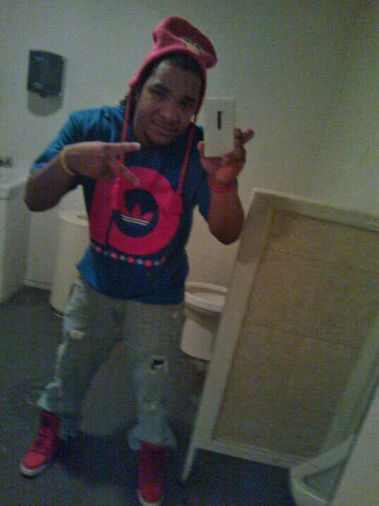 R&B Singer love singing and listening to others... Hip-Hop crazy,,, MUSIC PERIOD!!!