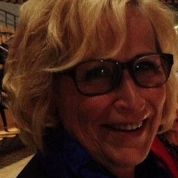 Mormor til Sophie og Mads. Mor til Eva og Steen  Farmor til Marius