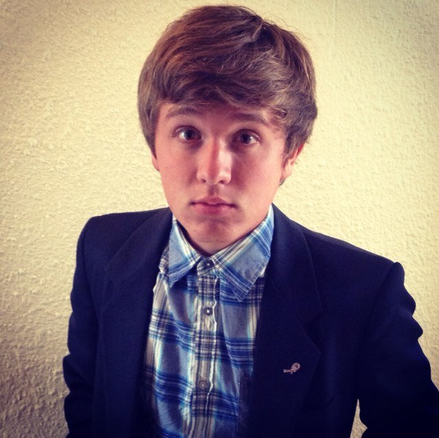 16 year old surfer/skater
Follow on instagram @milanvanrhyn
