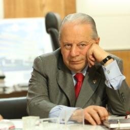 Provedor da santa casa e futuro presidente do São Paulo . Meu vice de futebol será @MacSPFC_Dark . Mais FAKE que a cobertura do Morumbi . Advogado de re - nome