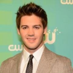 i gave you a free follow so go folllow @siredbydamon and @SiredtoDE_KC and @PLL_TVD_News they follow back!