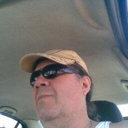 Oi sou simplesmente o Carlinhos.........