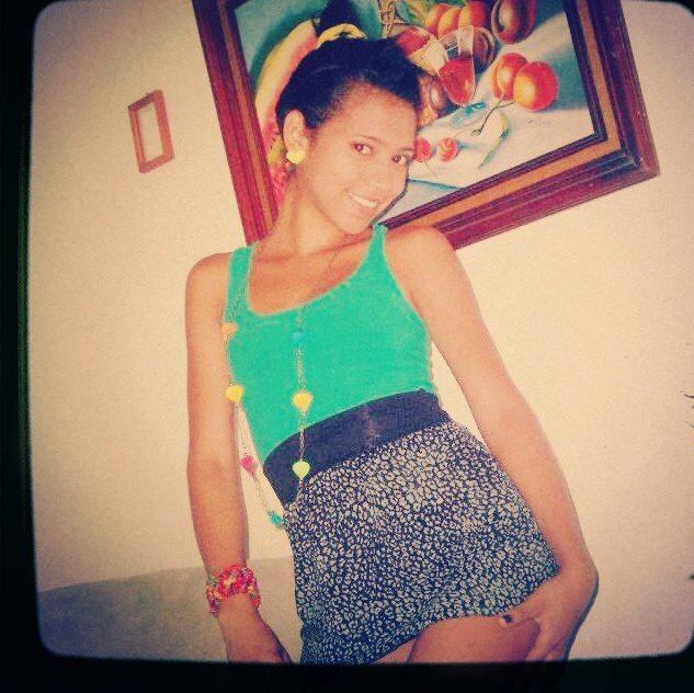 Soy Guapa Por Partee De Mi Mama ,Inteligente Por Parte De Mi Papa y Orgullosa Por Decision Propia ..