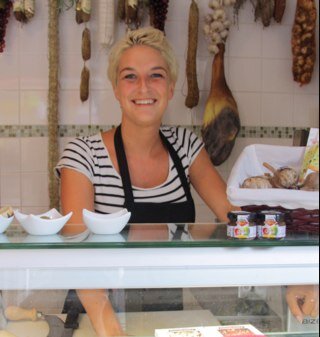 Italiaanse delicatessen met oa Illy, verse pasta's, olijfolie, azijn, vleeswaren,kazen, brood, Rijnrund, cadeautjes, kerstpakketten en meer!!