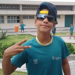 'Se a bola soubesse o encanto que tem, não passaria a vida rolando de pé em pé' - Armando Nogueira