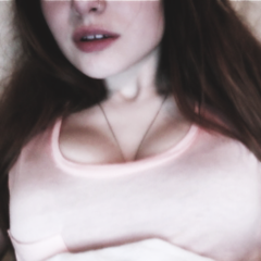 girl // 19 // bisex // NON RUOLO, ma chi vuole può scoprire quanto eccito