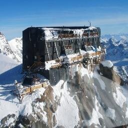 Observateur de l'actualité et de la planète au travers de mes passions que sont la montagne, l'alpinisme, le voyage - mes tweets n'engagent que moi !