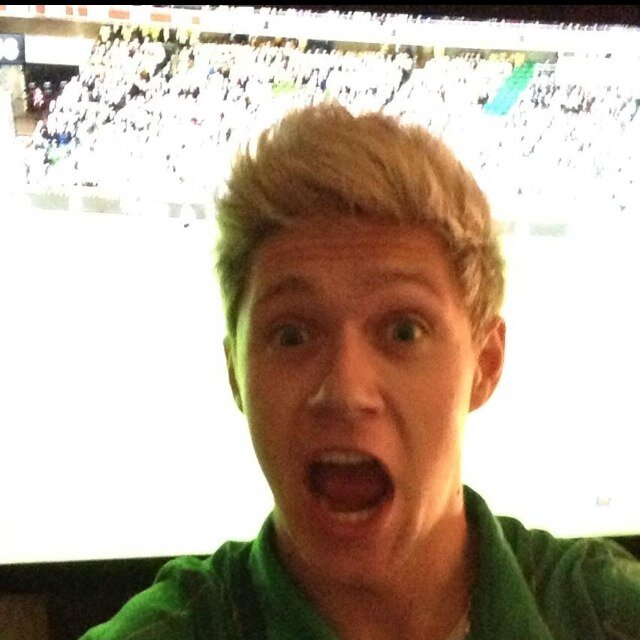 niall let me drive you to kfc❤ i fell in love with 5 idiots❤