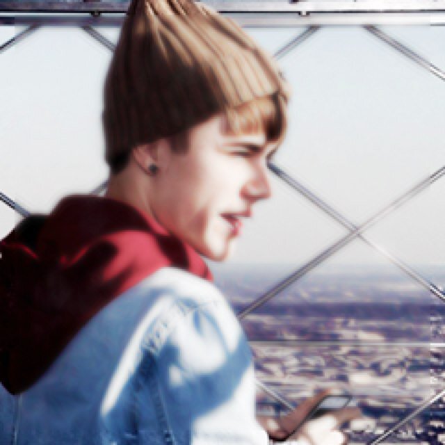 ♡ attempts to emphasis how much i love justin in 160 characters but fails miserably because that isn't enough ♡