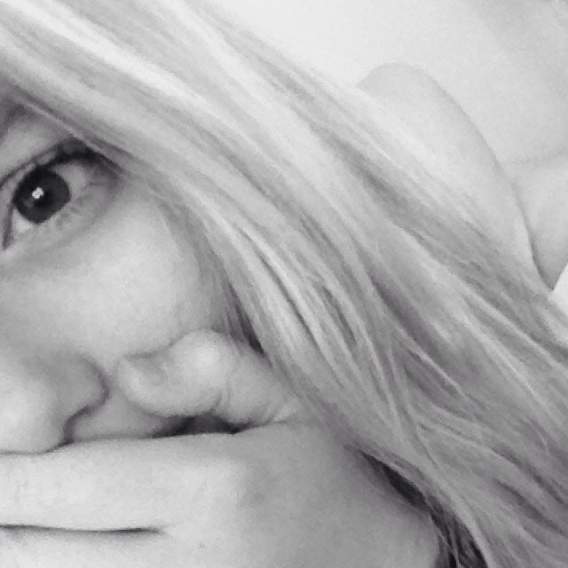 Hey I'm Emily. 1⃣3⃣ Years old Braceface Just living life like im suppose to. Fears are stupid so are regrets -Marilyn Monroe