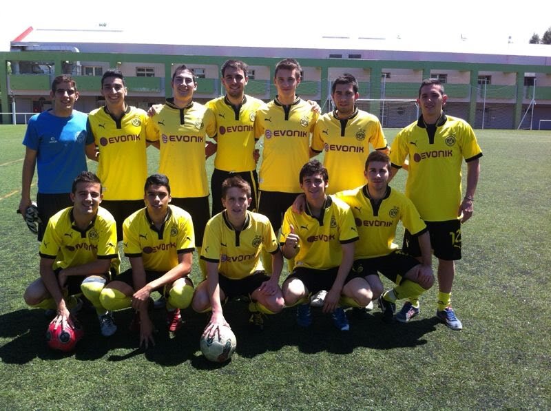 Modesto club del barrio de Hortaleza fundado en el año 2013. No tenemos nada, pero lo queremos absolutamente todo.