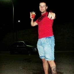 de fiesta en fiesta y bebo porque me toca! amunt valencia y viva villa!