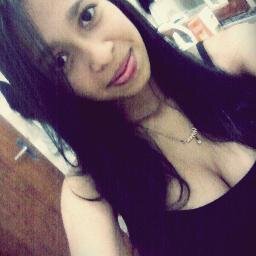 . . o sorriso do meu rosto ninguém tira, não dou esse direito a nenhum ser .!
