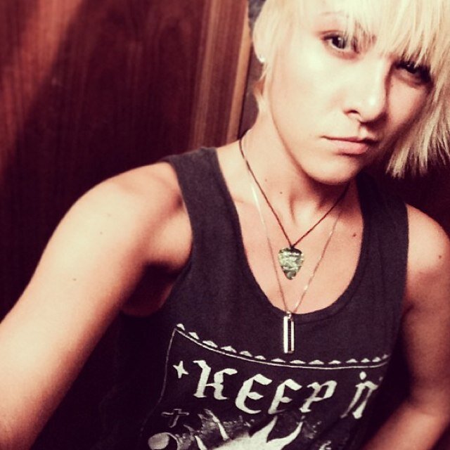 xPureSkull's profile picture. The name is Renee...yeah, you think right i'm a lesbo. Got a problem? Deal with it. 22~