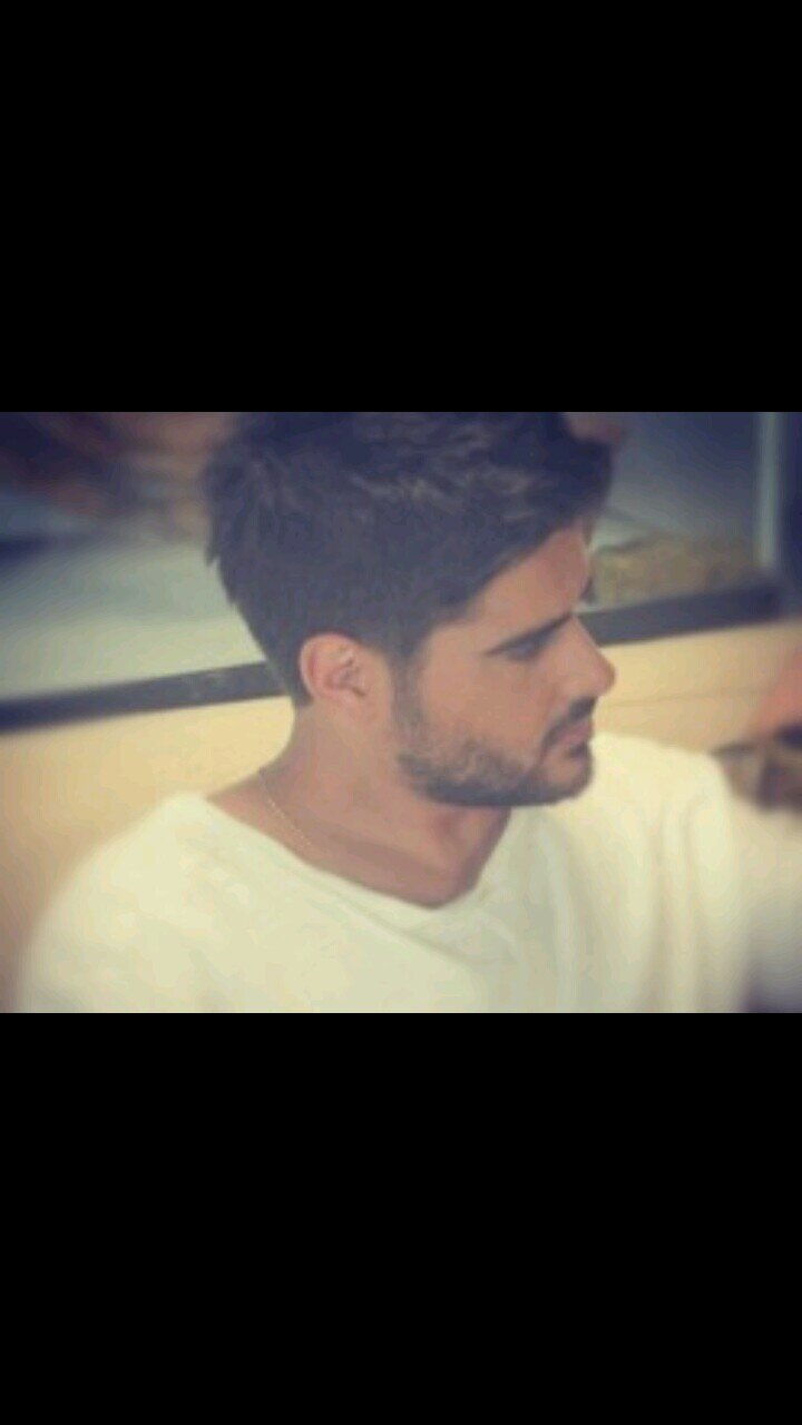 أرسم في الدنيا شيئا جميلا ليكون حيا بعد موتك , لاطعم لحياتي من دون امي و ابي, في الجنه سأمسك بيد جدتي جيدا دون ان يفلتها الموت مره اخره ,