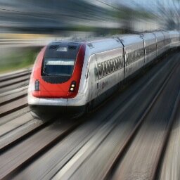 Tren radial... que te lleva por toda Venezuela! 
 a través de la señal @sinprecedentes 
 con @adrianaandrade @iraisahv @aymara3010 @cris_zarza