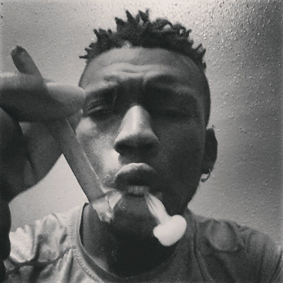 I love god first my family rite after......the art of everything is my life the earth without art is just eh.....