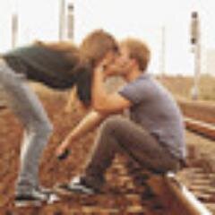 Enamorarse no es malo, lo malo es creer que todo sera perfecto.