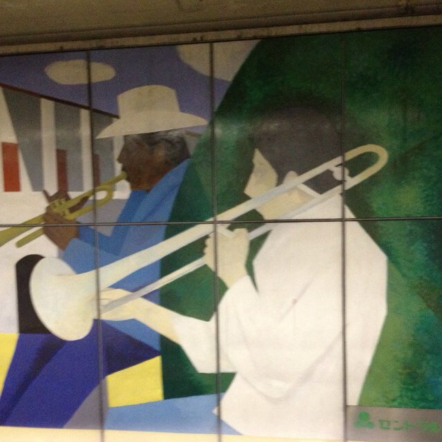 大阪在住ですが、音楽活動は名古屋です。テニスを始めました。ClassicとJazz好きなおじさんトロンボーン吹きです。4147IB,シャイアーズボリンジャーモデル