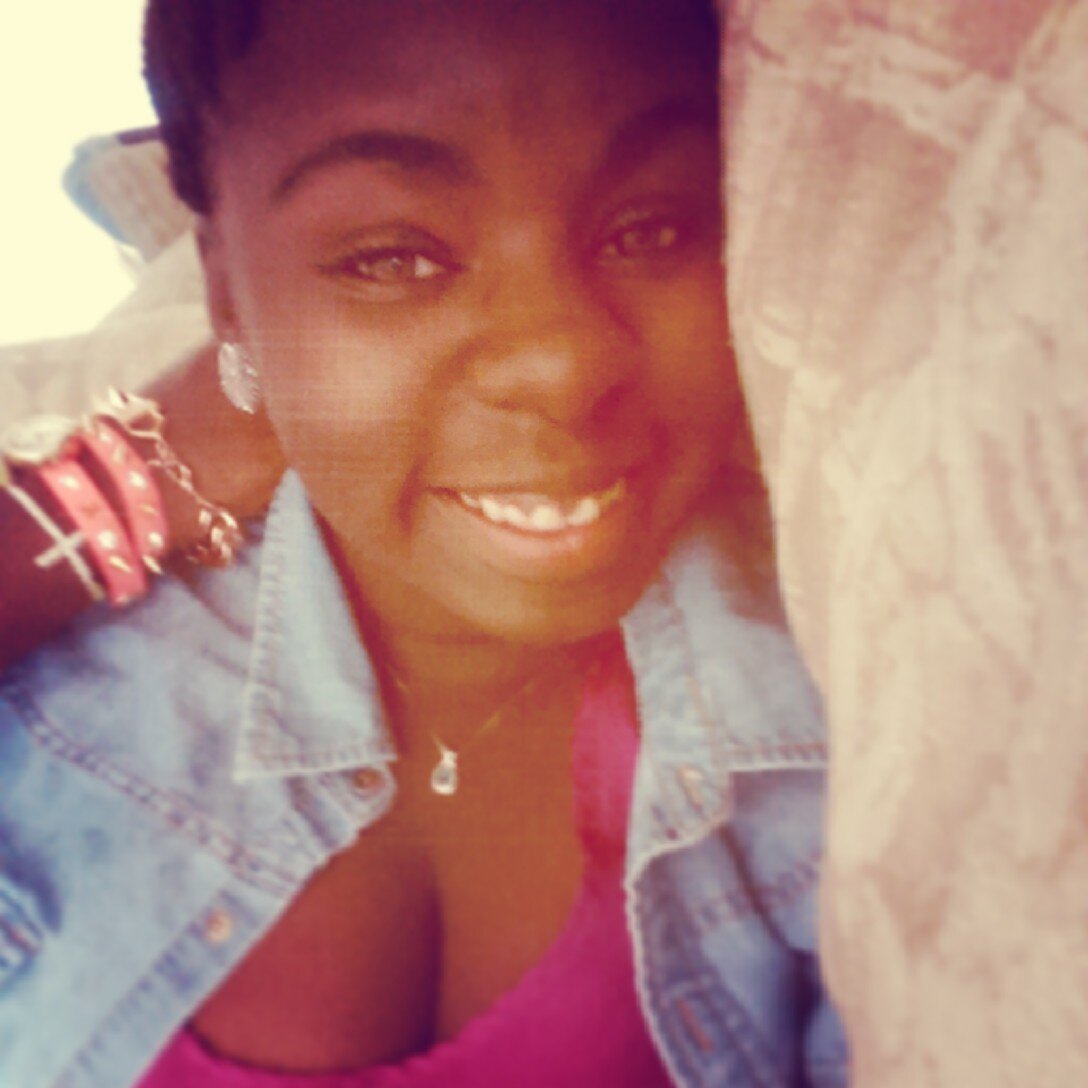 Single But My Hearts Taken ! 

19 | Music | Big&&Beautiful | College Bond 


#Team Iphone 
#Team Follow Backk