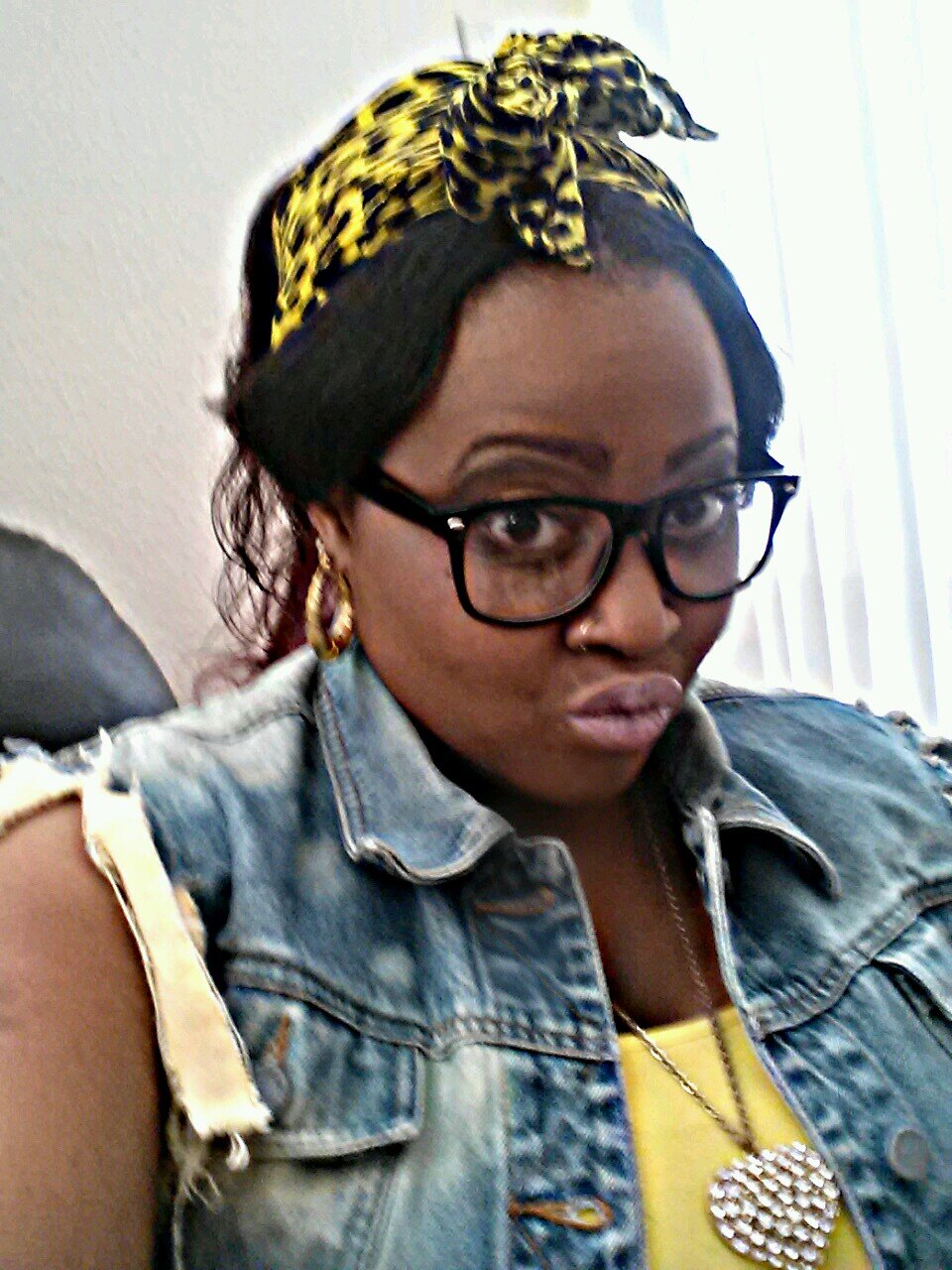 Happily married, mother of a handsome baby boy, Queen of Nails, loving God, living this blessed life of mines to the fullest!