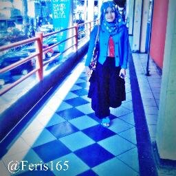 seindah-indahnya perhiasan dunia ialah wanita yang salehah :D