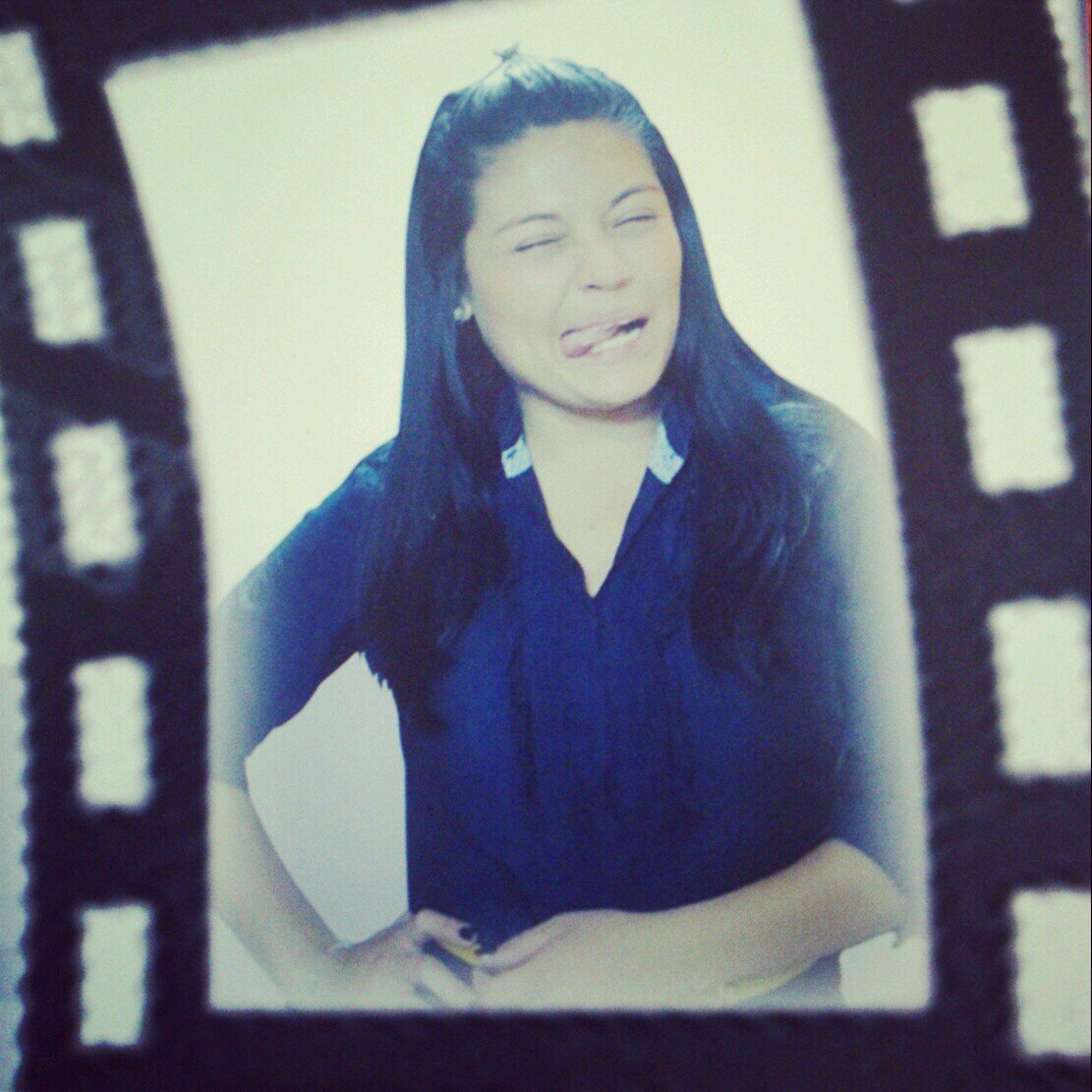 Colombiana, Estudiante de Ing.Civil @ULaGranColombia. ¬¬ 
Persiguiendo Sueños. 
Es de héroes sonrreir cuando el corazón llora ♥