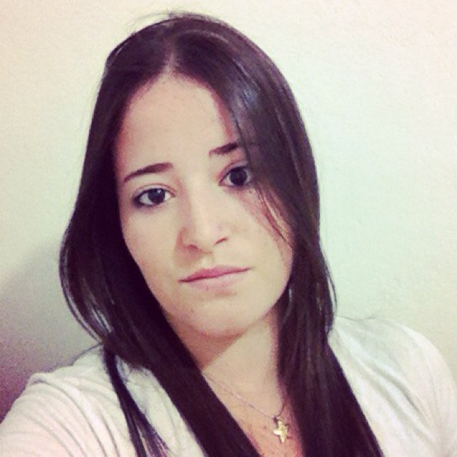 Sou como você me vê. Posso ser leve como uma brisa ou forte como uma ventania, Depende de quando e como você me vê passar.