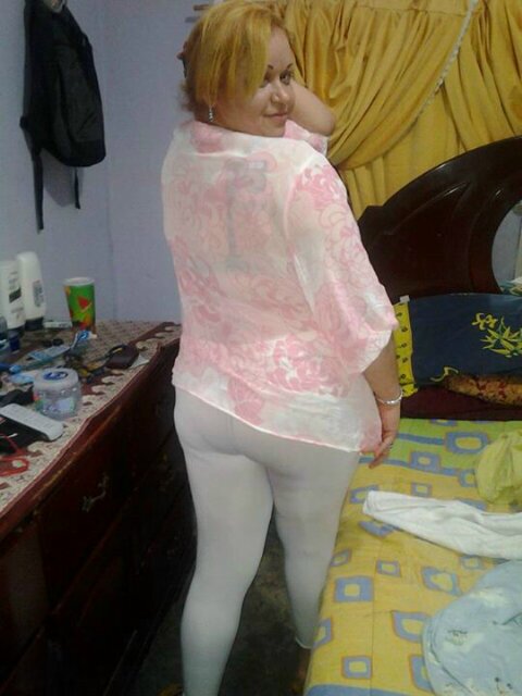 Soy una mujer extrovertida me gusta bailar viajar y tener amig@s ...